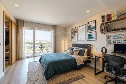 Apartamento T4 para Venda em Oeiras e São Julião da Barra, Paço de Arcos e Caxias