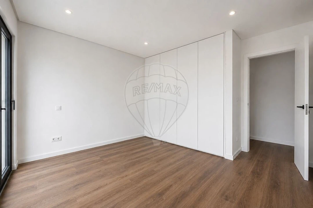 Moradia T4 para Venda em São Domingos de Rana Foto 4