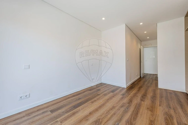 Moradia T4 para Venda em São Domingos de Rana Foto 10