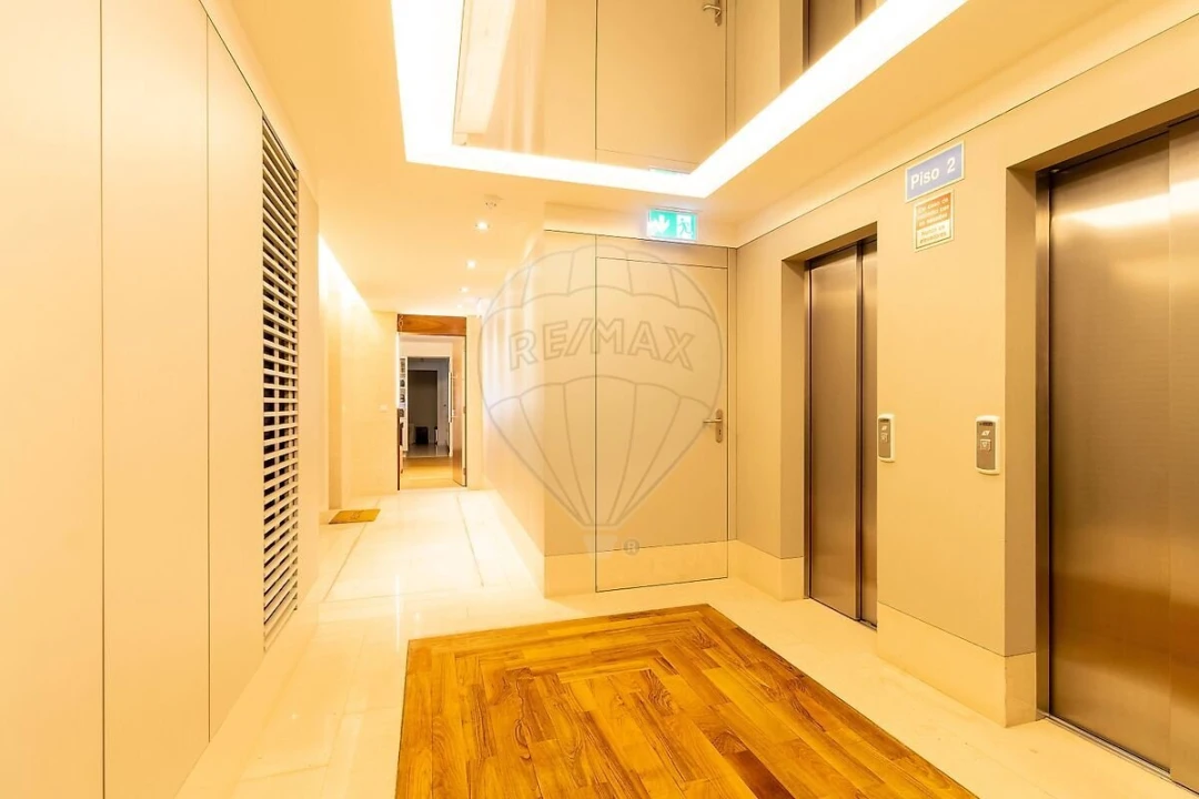 Apartamento T3 para Venda em Santo António Foto 19