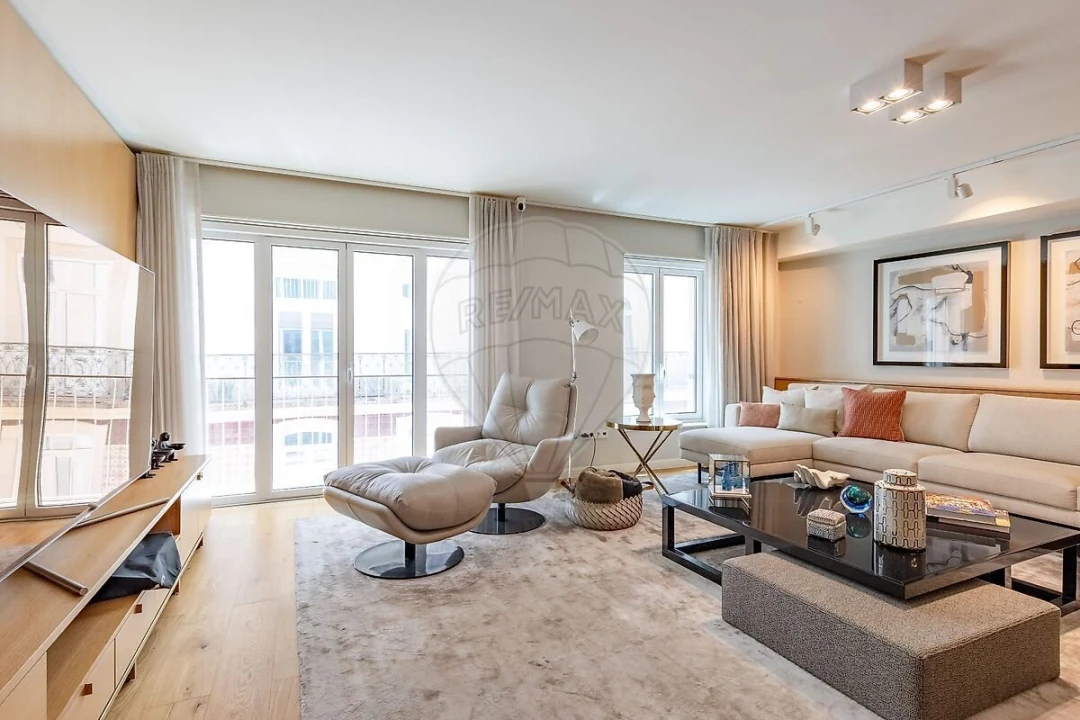 Apartamento T3 para Venda em Santo António Foto 2