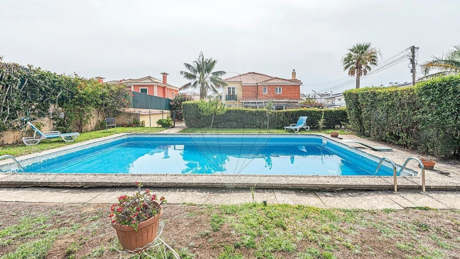 Moradia T4 para Venda em Alcabideche