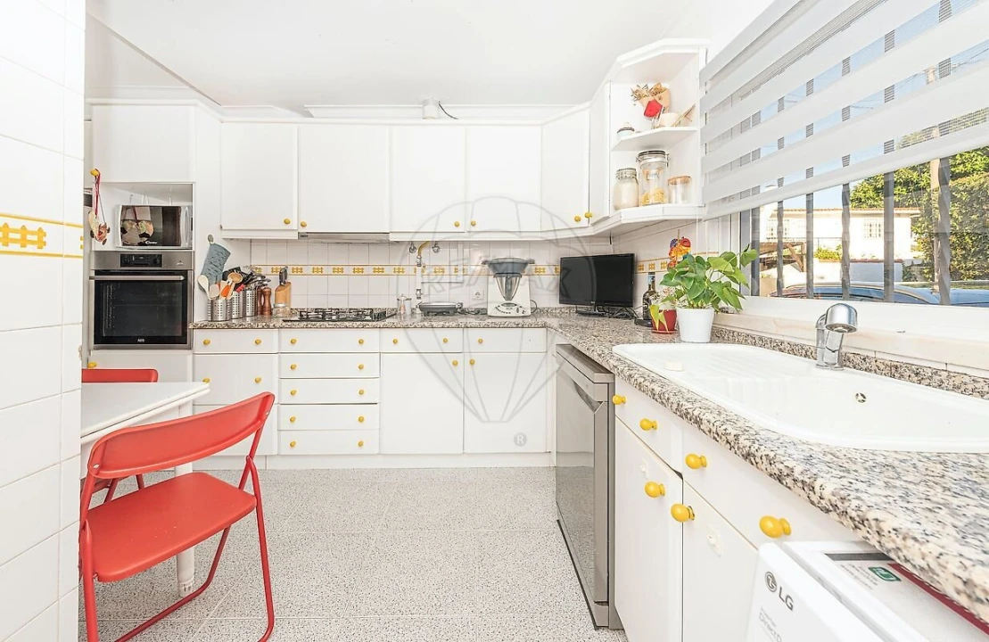Moradia T3 para Venda em Carcavelos e Parede Foto 10
