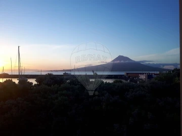 Moradia T3 para Venda em Horta (Matriz)