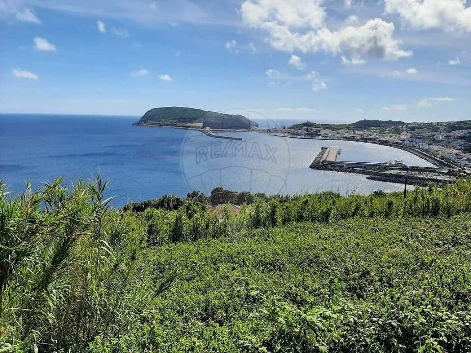 Moradia T3 para Venda em Horta (Matriz) Foto 2