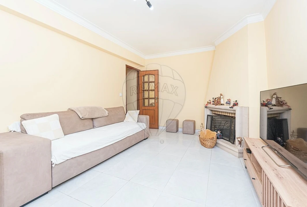 Apartamento T2 para Venda em Cacém e São Marcos Foto 6