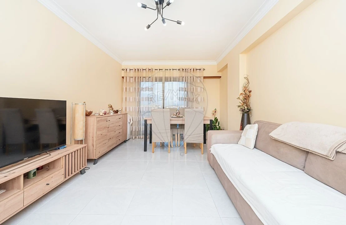 Apartamento T2 para Venda em Cacém e São Marcos Foto 2