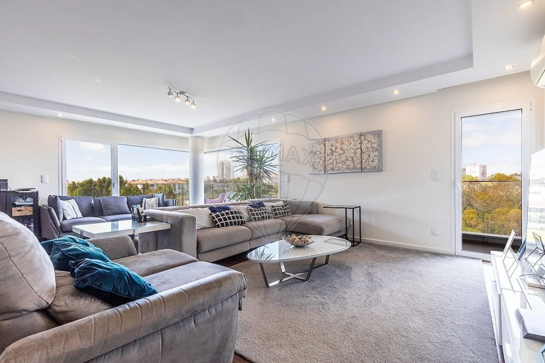 Apartamento T4 para Venda em Carcavelos e Parede Foto 2
