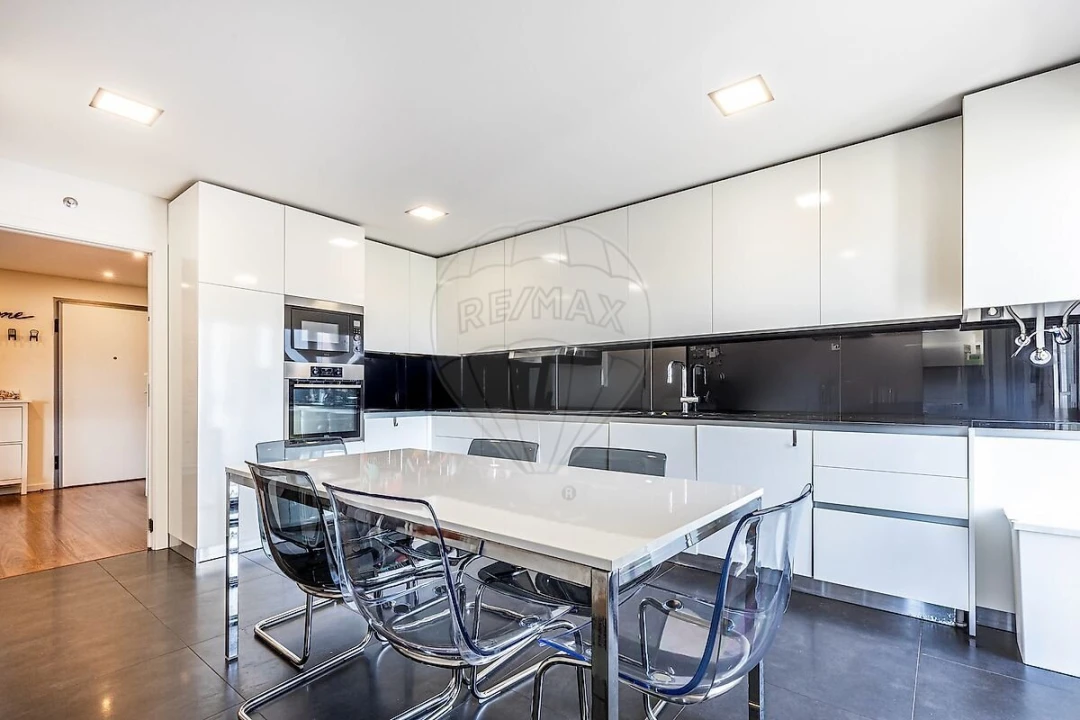 Apartamento T4 para Venda em Carcavelos e Parede Foto 15