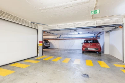 Apartamento T4 para Venda em Carcavelos e Parede