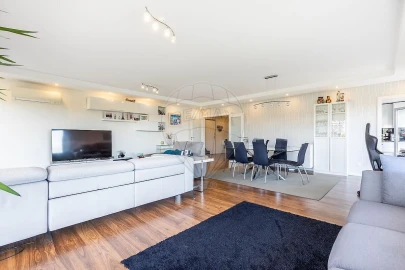 Apartamento T4 para Venda em Carcavelos e Parede