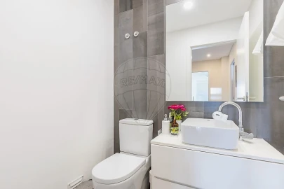 Apartamento T4 para Venda em Carcavelos e Parede