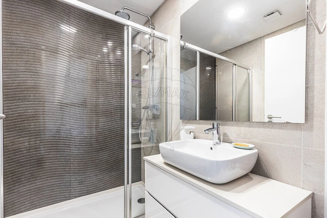 Apartamento T4 para Venda em Carcavelos e Parede Foto 21