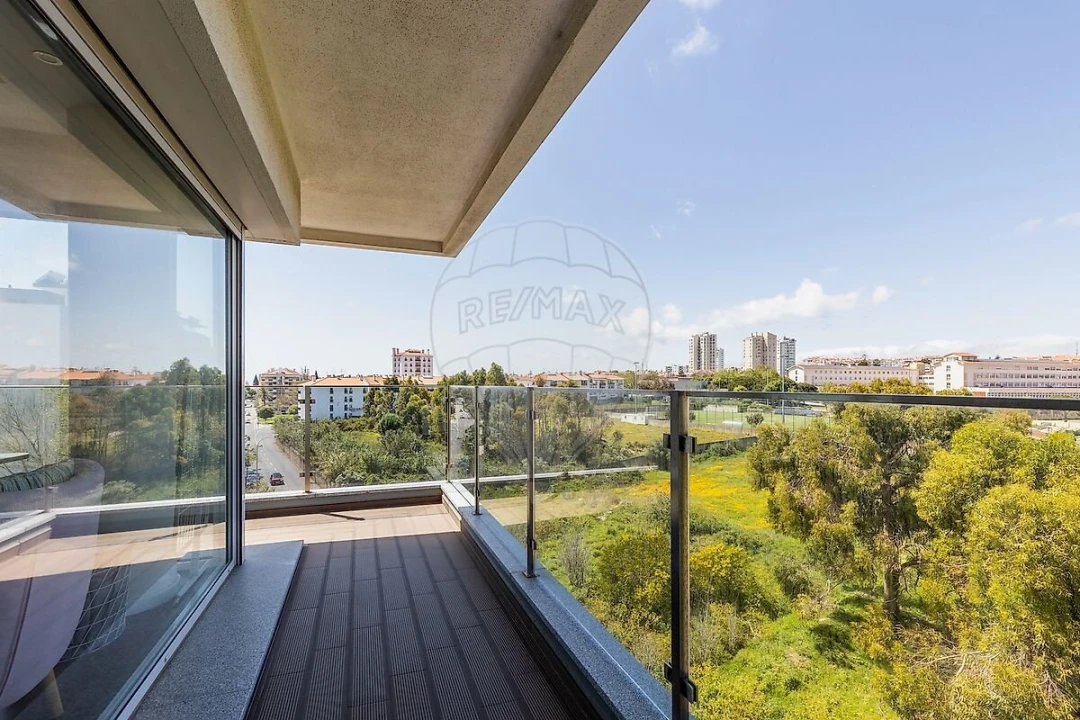 Apartamento T4 para Venda em Carcavelos e Parede Foto 12