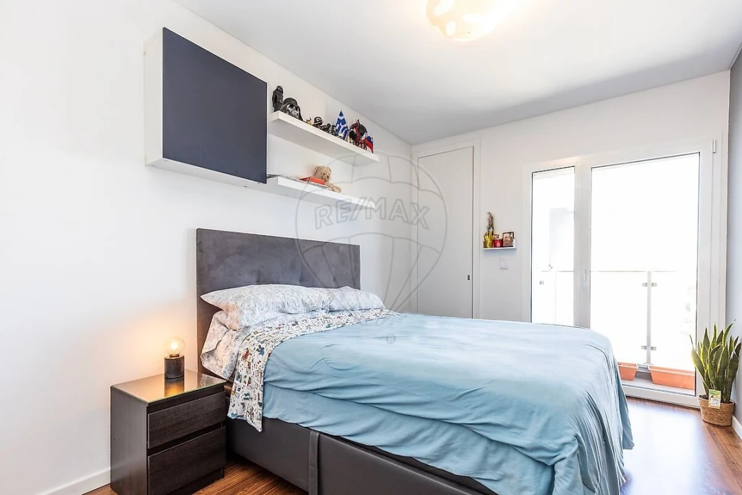 Apartamento T4 para Venda em Carcavelos e Parede Foto 27