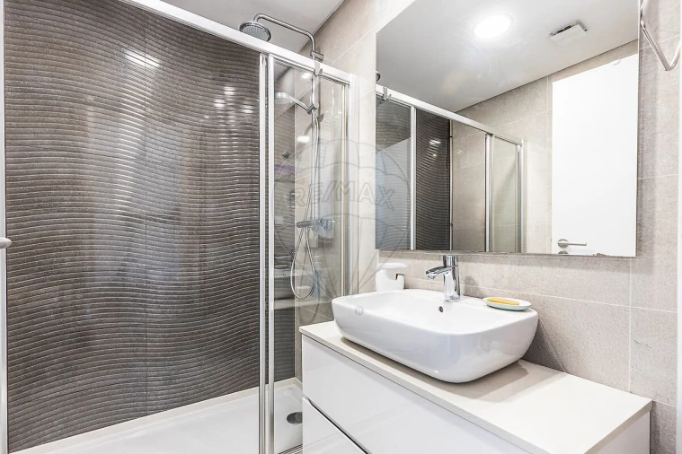 Apartamento T4 para Venda em Carcavelos e Parede Foto 21