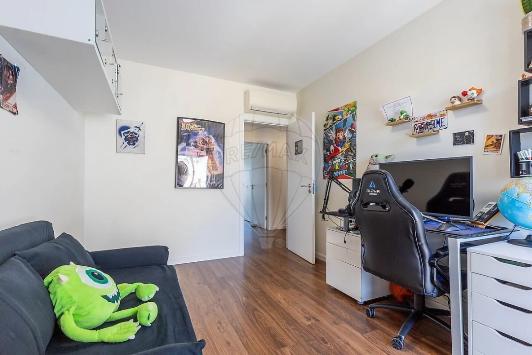 Apartamento T4 para Venda em Carcavelos e Parede Foto 28