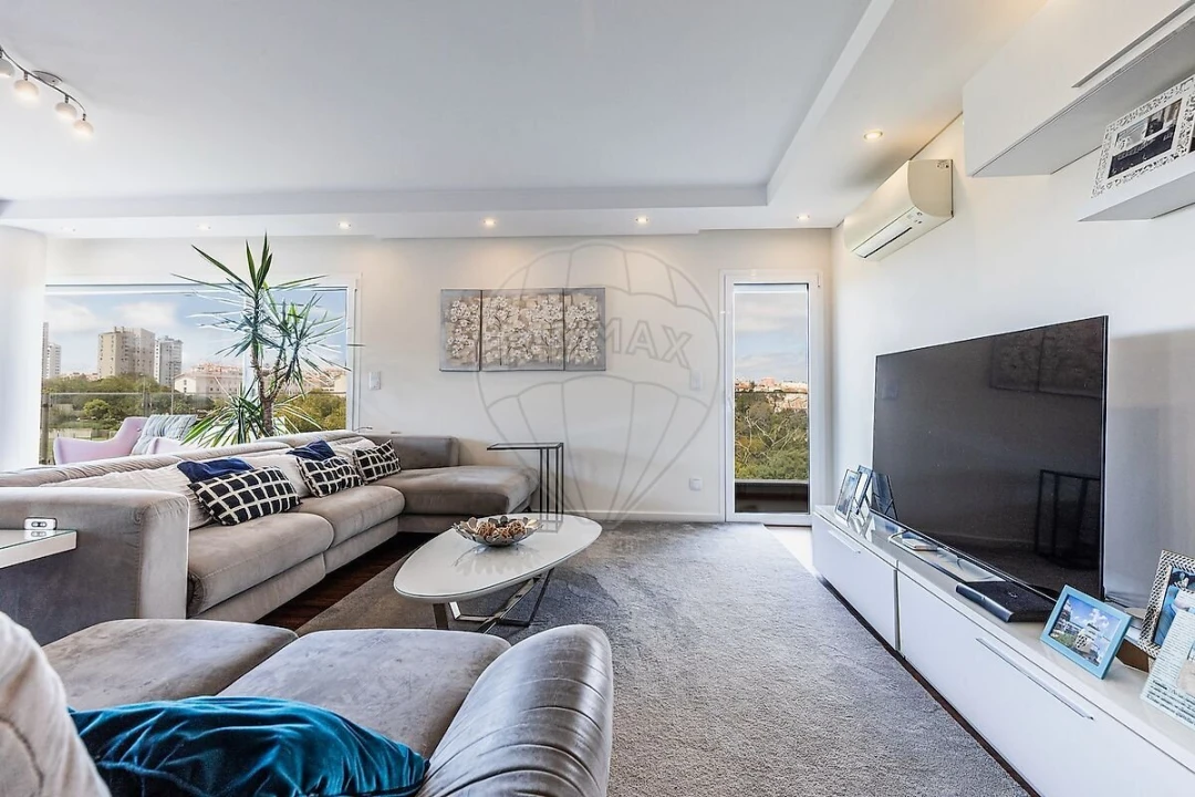 Apartamento T4 para Venda em Carcavelos e Parede Foto 5