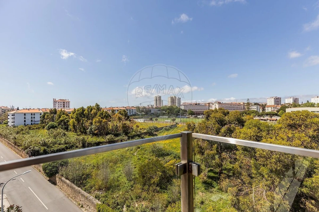 Apartamento T4 para Venda em Carcavelos e Parede Foto 13