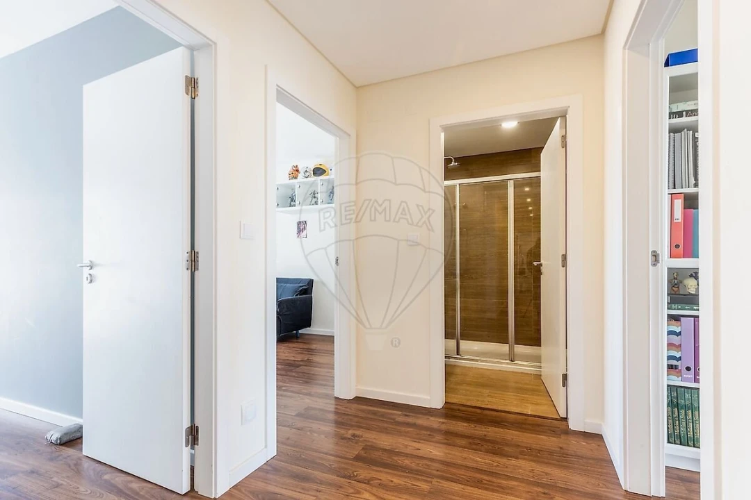 Apartamento T4 para Venda em Carcavelos e Parede Foto 24