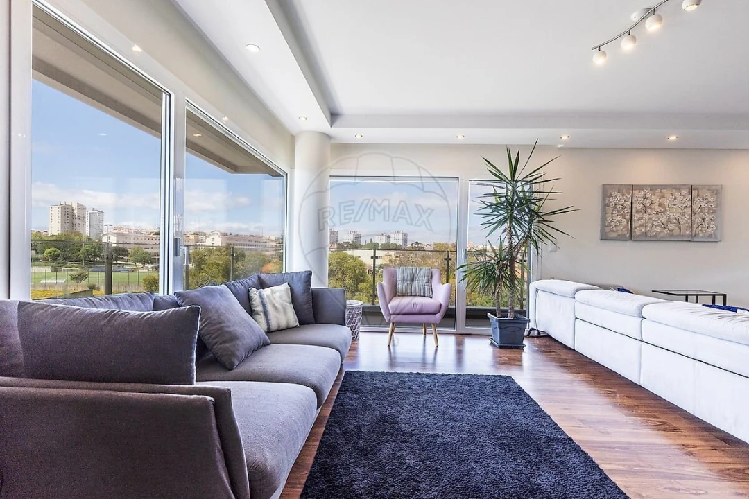 Apartamento T4 para Venda em Carcavelos e Parede Foto 7