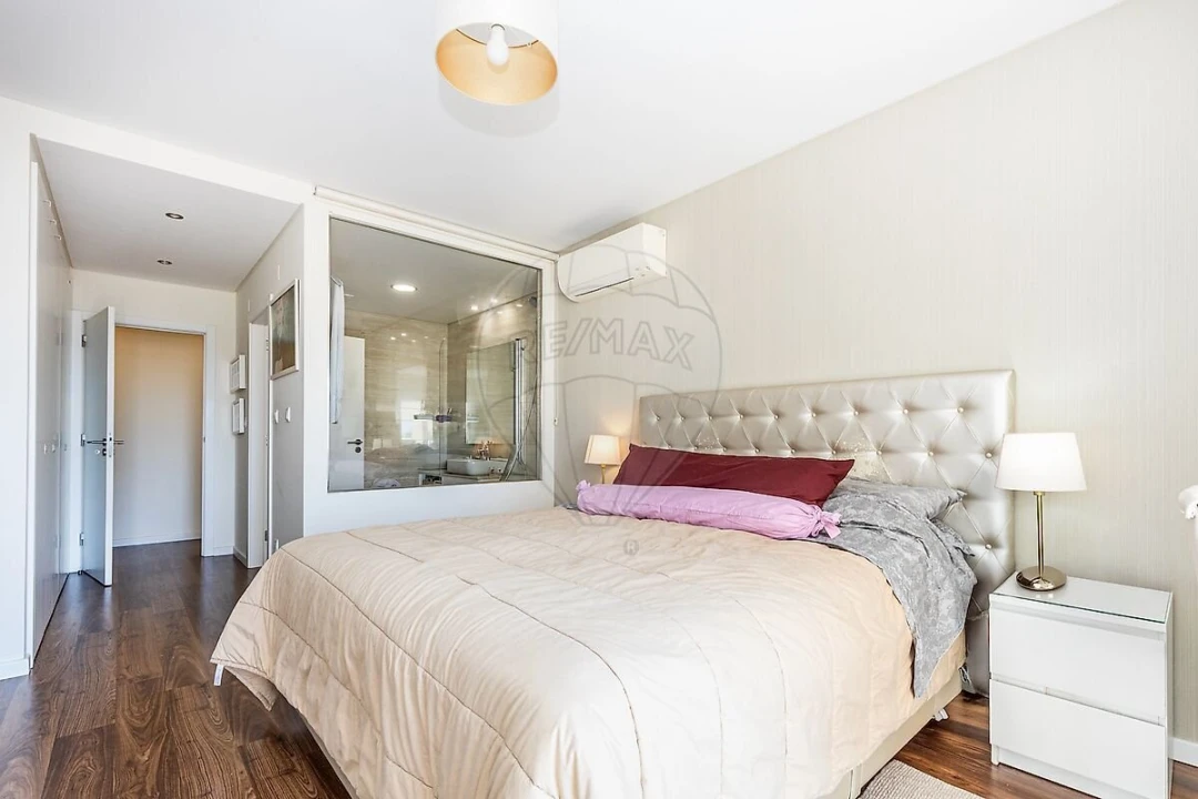 Apartamento T4 para Venda em Carcavelos e Parede Foto 18