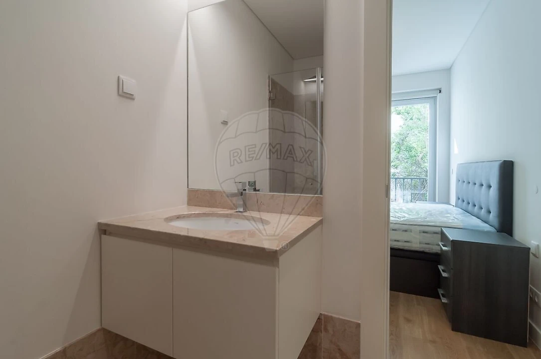 Apartamento T2 para Venda em Santo António Foto 10