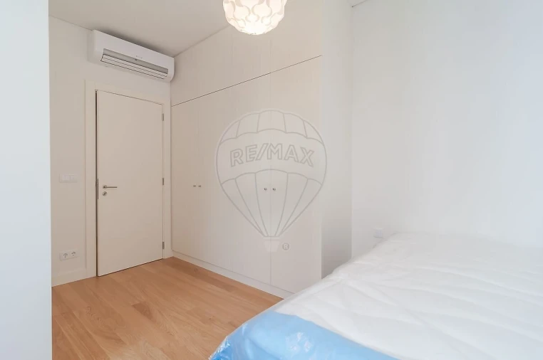 Apartamento T2 para Venda em Santo António Foto 8