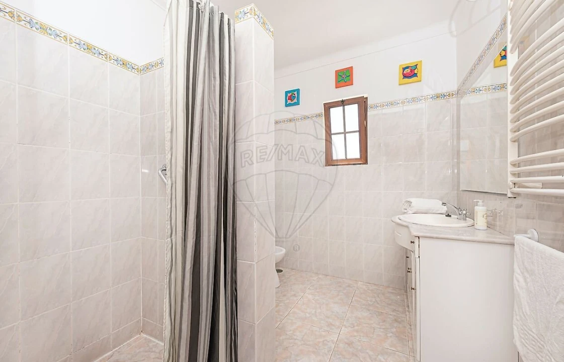 Moradia T4 para Venda em São Teotónio Foto 24