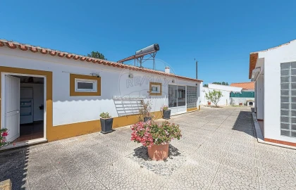 Moradia T4 para Venda em São Teotónio