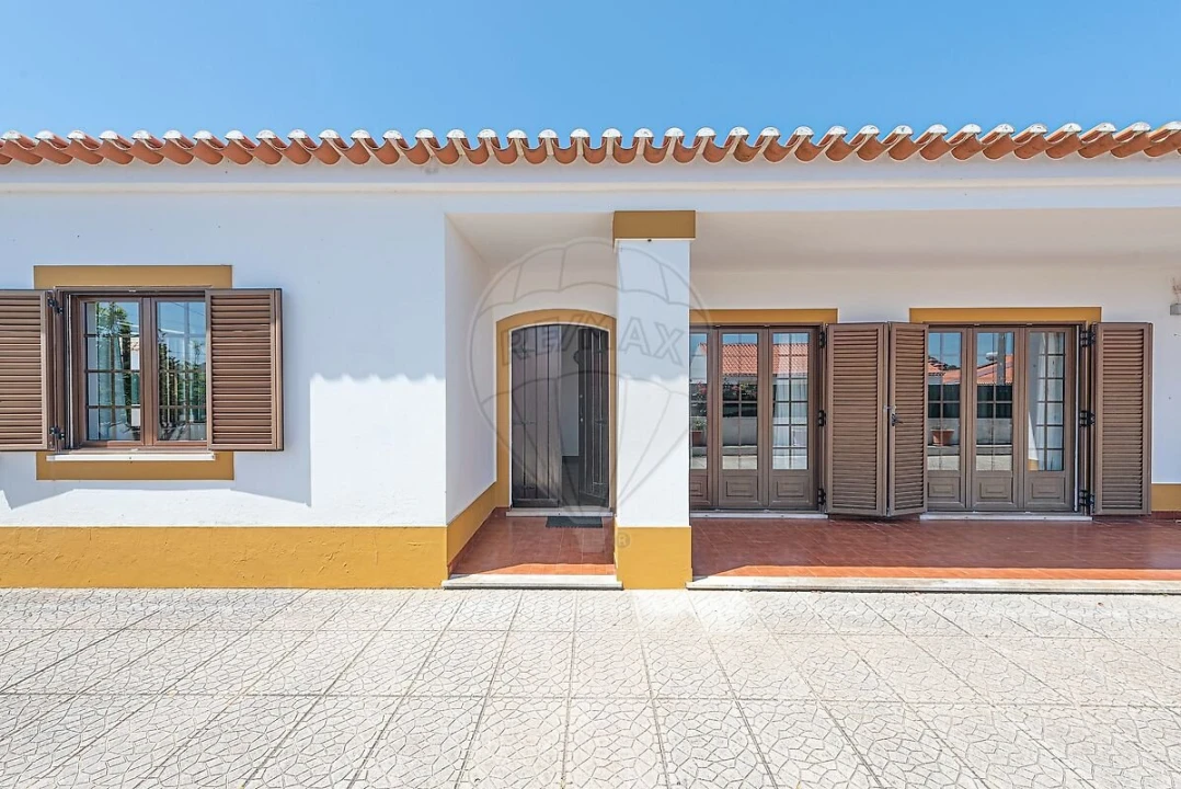 Moradia T4 para Venda em São Teotónio Foto 4