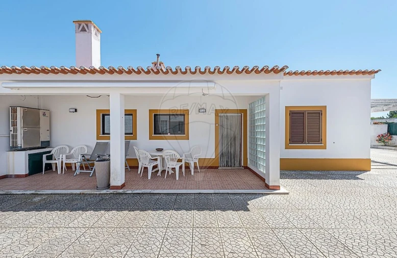 Moradia T4 para Venda em São Teotónio Foto 14