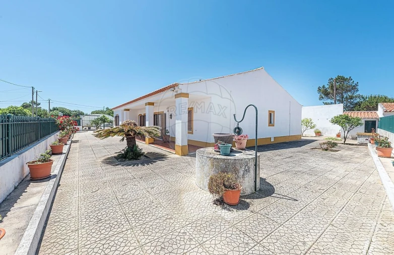 Moradia T4 para Venda em São Teotónio Foto 39