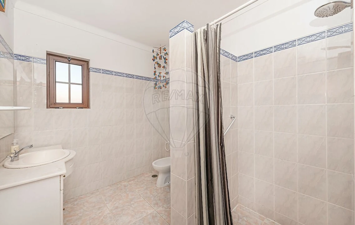 Moradia T4 para Venda em São Teotónio Foto 17