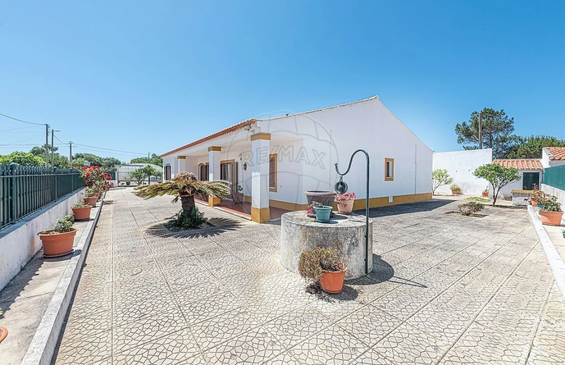 Moradia T4 para Venda em São Teotónio Foto 39
