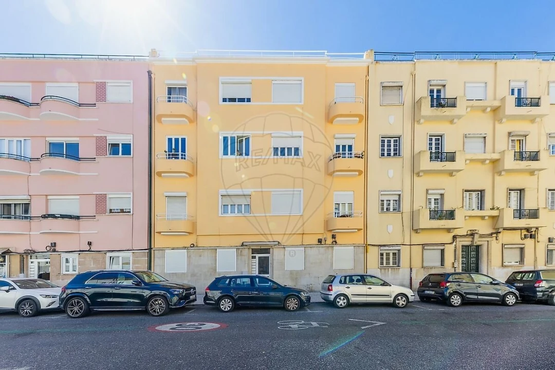 Apartamento T2 para Venda em Areeiro Foto 30