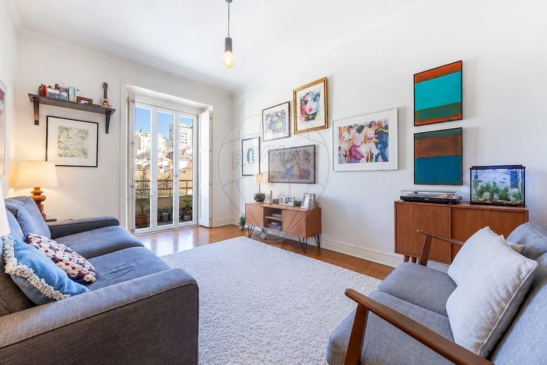 Apartamento T2 para Venda em Areeiro Foto 1