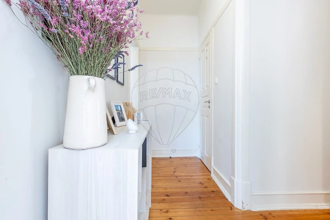 Apartamento T2 para Venda em Areeiro Foto 17