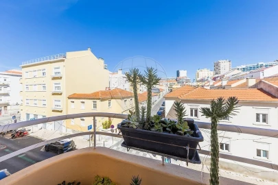 Apartamento T2 para Venda em Areeiro