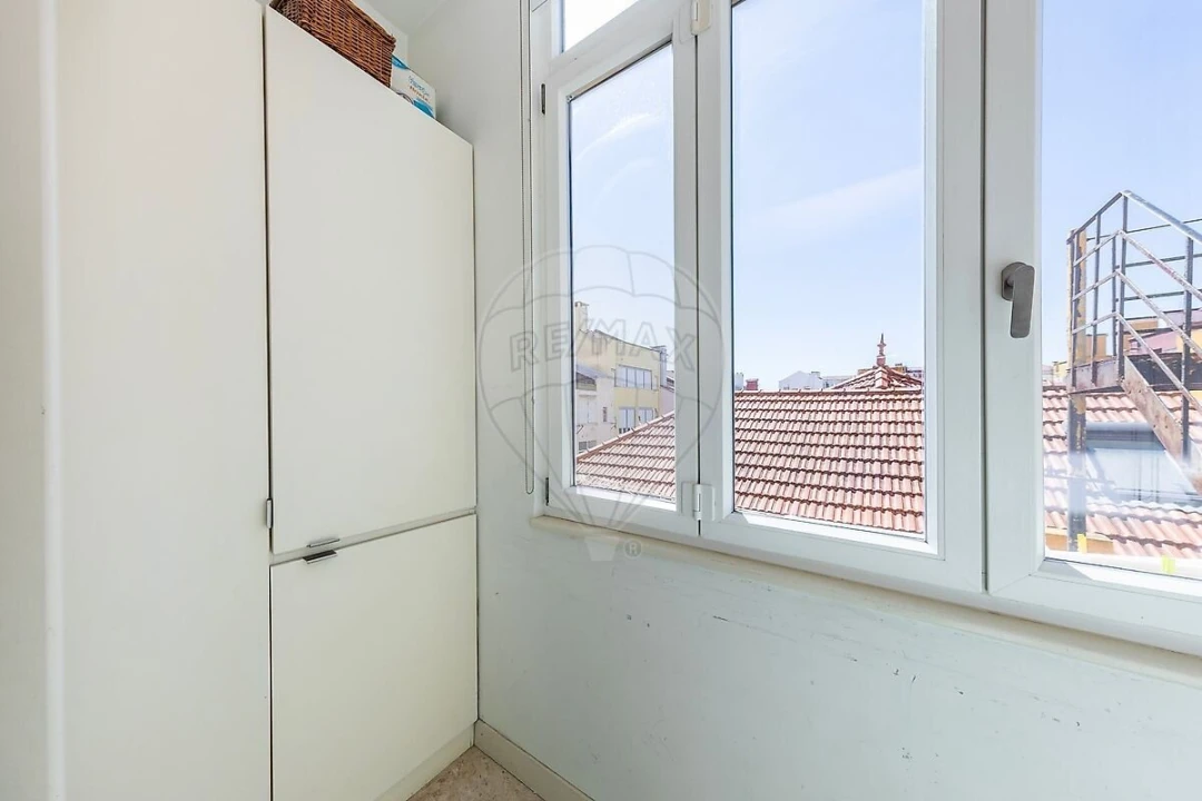 Apartamento T2 para Venda em Areeiro Foto 27