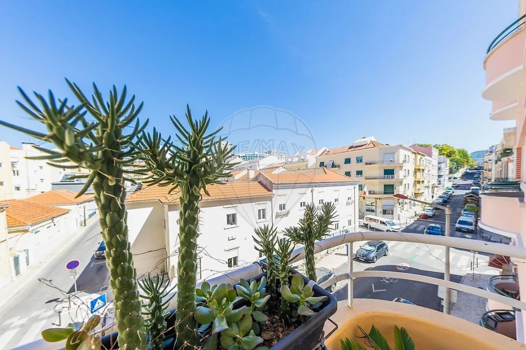 Apartamento T2 para Venda em Areeiro Foto 4