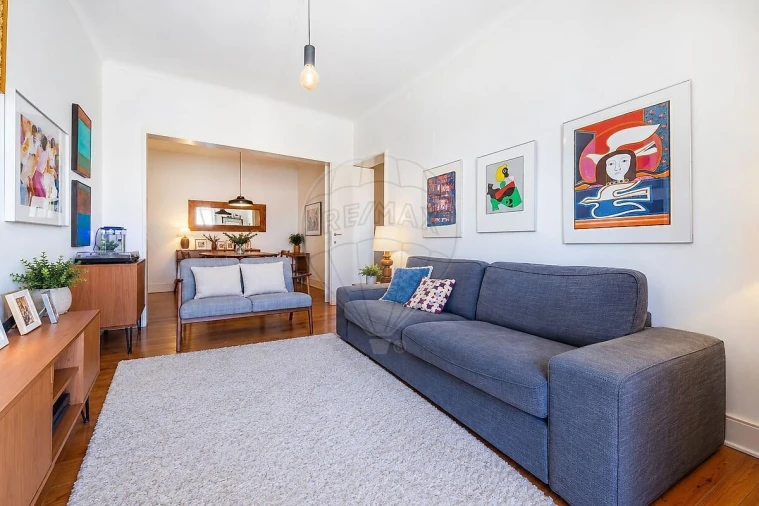 Apartamento T2 para Venda em Areeiro Foto 5