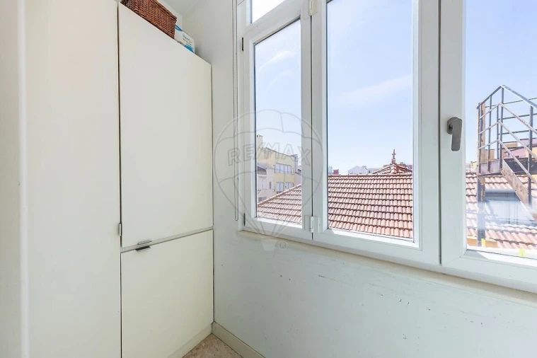 Apartamento T2 para Venda em Areeiro Foto 27