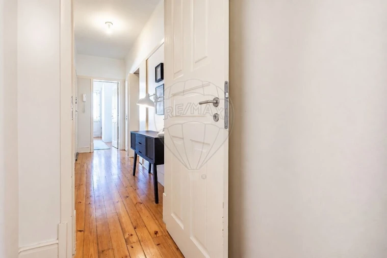 Apartamento T2 para Venda em Areeiro Foto 18