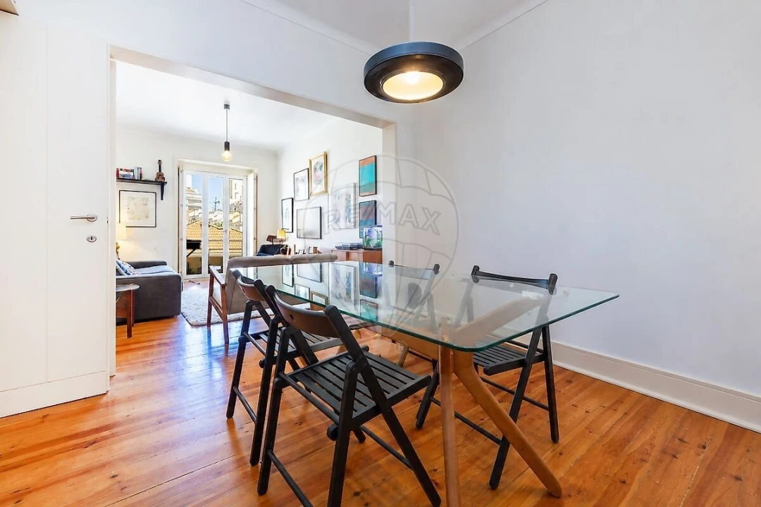 Apartamento T2 para Venda em Areeiro Foto 8