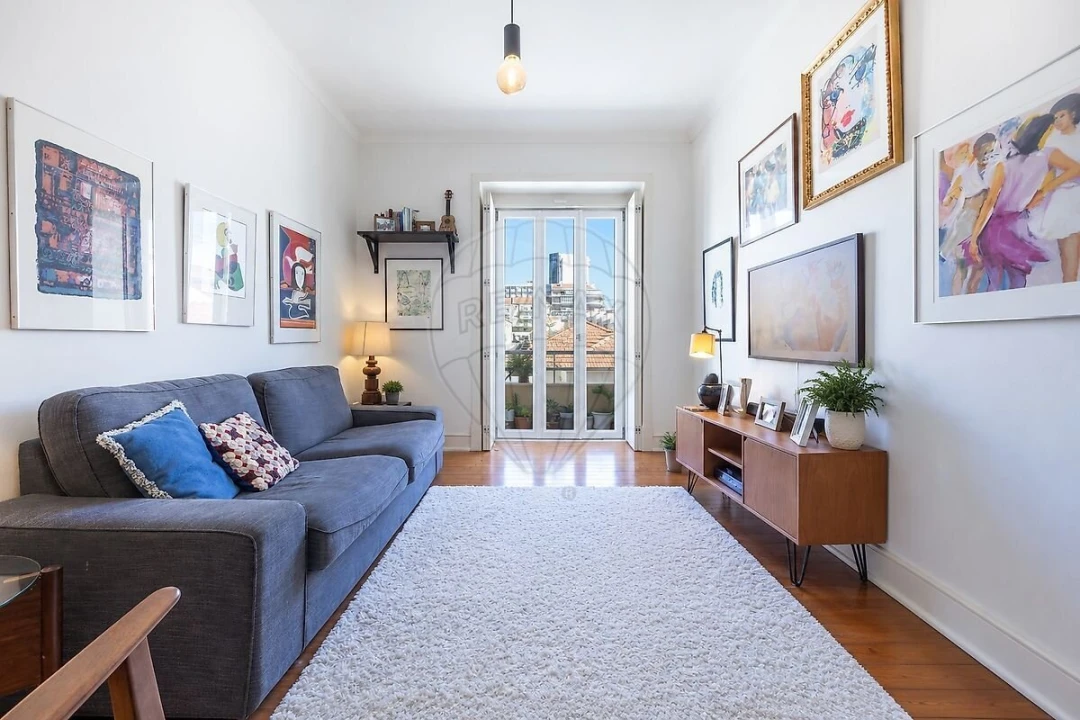Apartamento T2 para Venda em Areeiro Foto 2