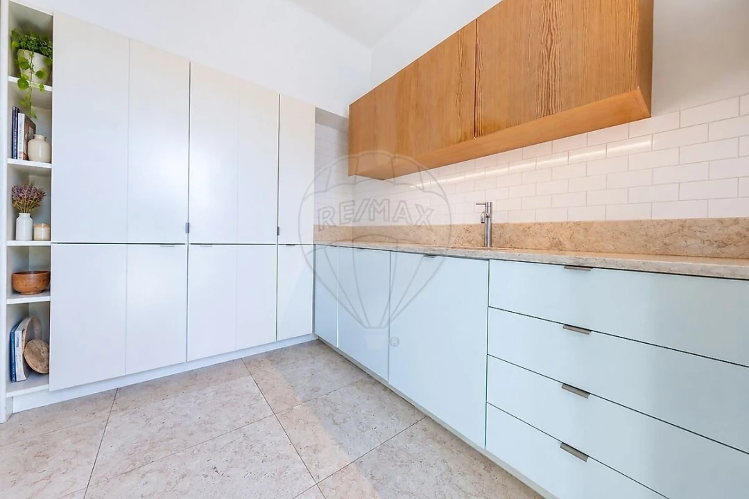 Apartamento T2 para Venda em Areeiro Foto 25