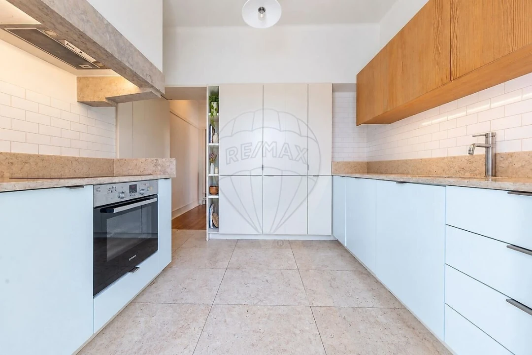 Apartamento T2 para Venda em Areeiro Foto 24