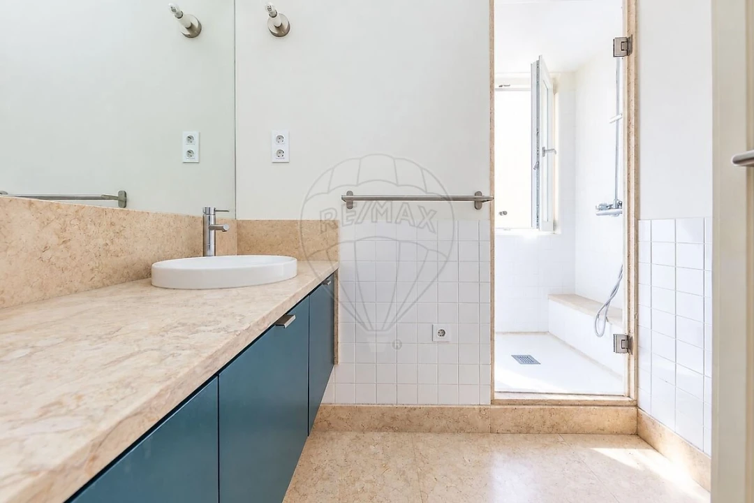 Apartamento T2 para Venda em Areeiro Foto 20