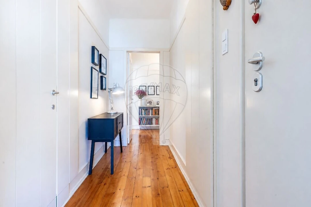 Apartamento T2 para Venda em Areeiro Foto 11